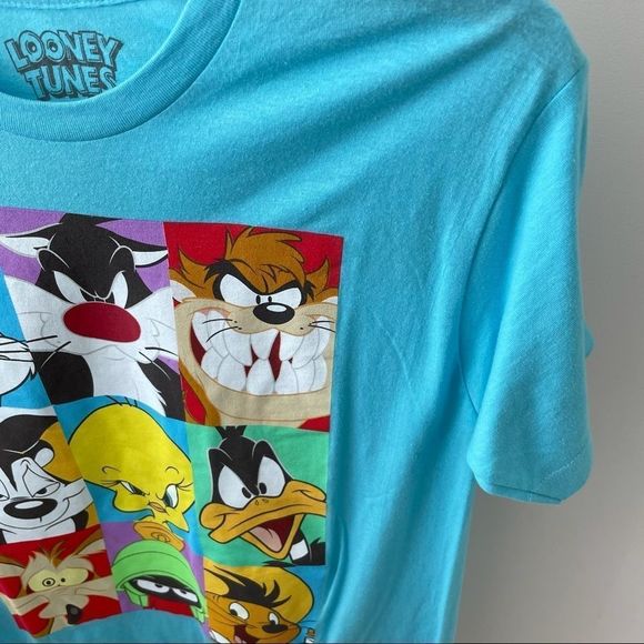 looney Tunes Characters Sz M Blue Tee - Picture 4 of 5